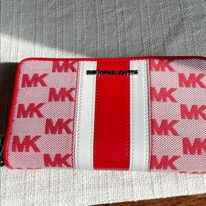 Michael Kors Red/White Jacquard Smartphone Wristlet